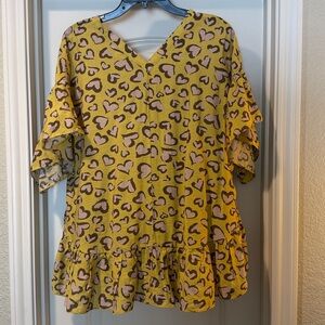 easel Yellow Top with Pink Heart Leopard Motif